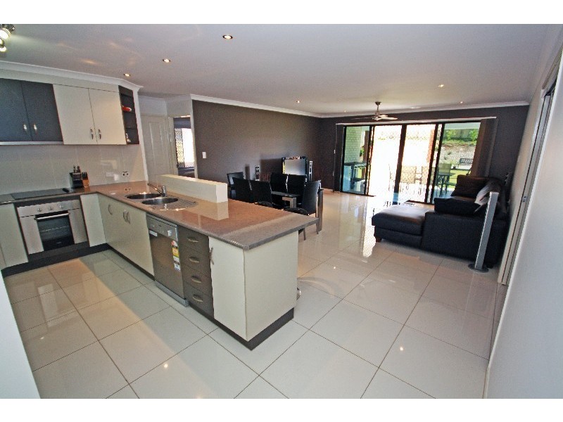 17 Green Avenue, Branyan QLD 4670