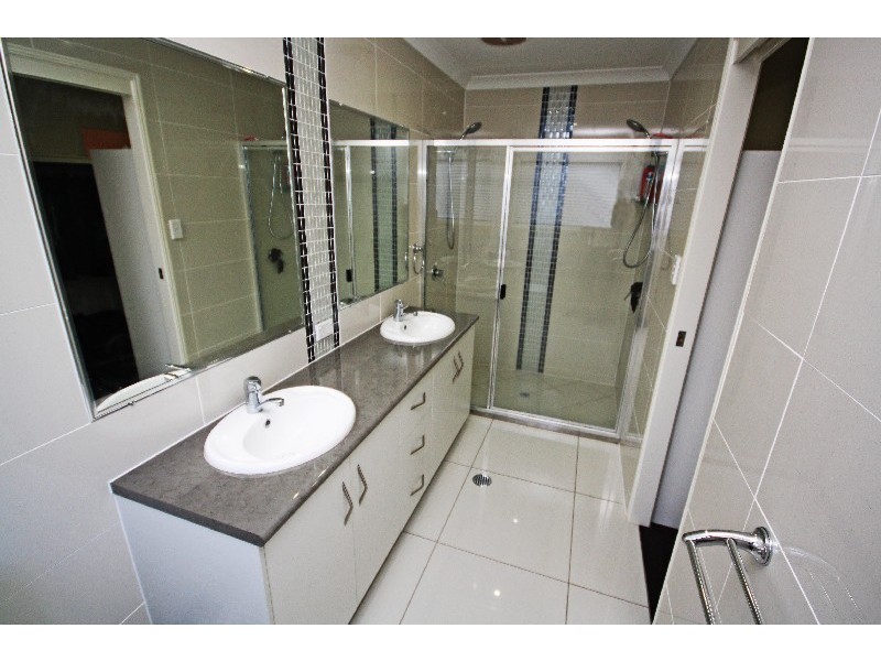 17 Green Avenue, Branyan QLD 4670