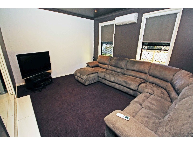 17 Green Avenue, Branyan QLD 4670