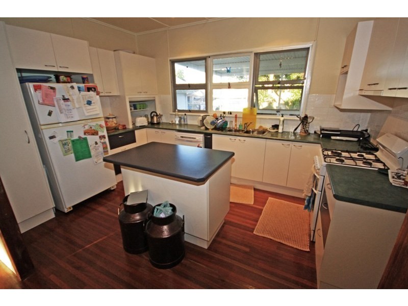 86 Branyan St, Svensson Heights QLD 4670