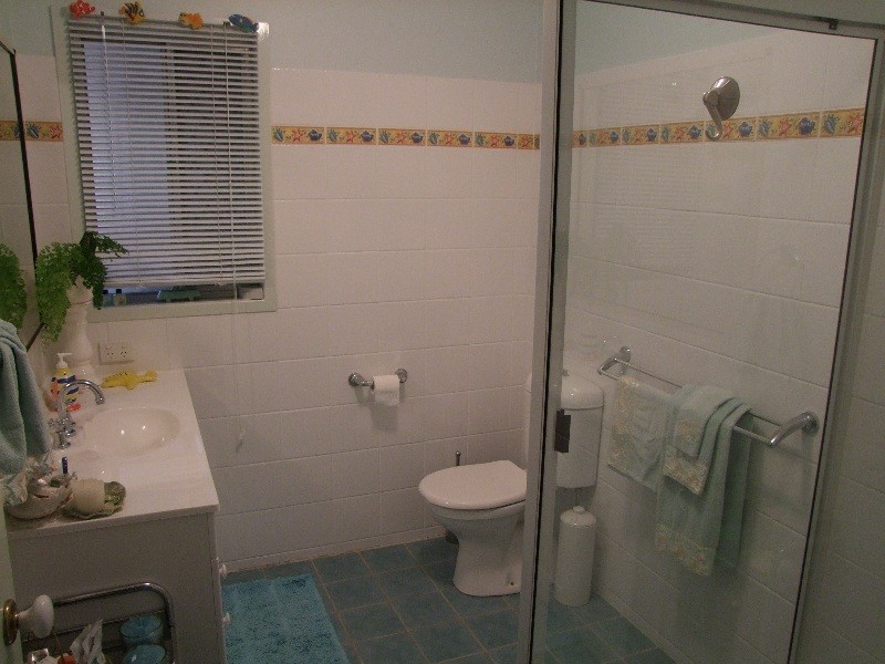 21 Maughan St, Thabeban QLD 4670