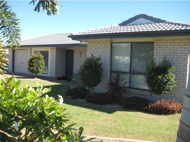 15 Burns Street, Burnett Heads QLD 4670