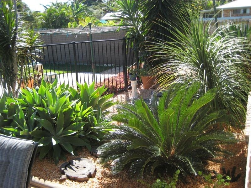 15 Burns Street, Burnett Heads QLD 4670