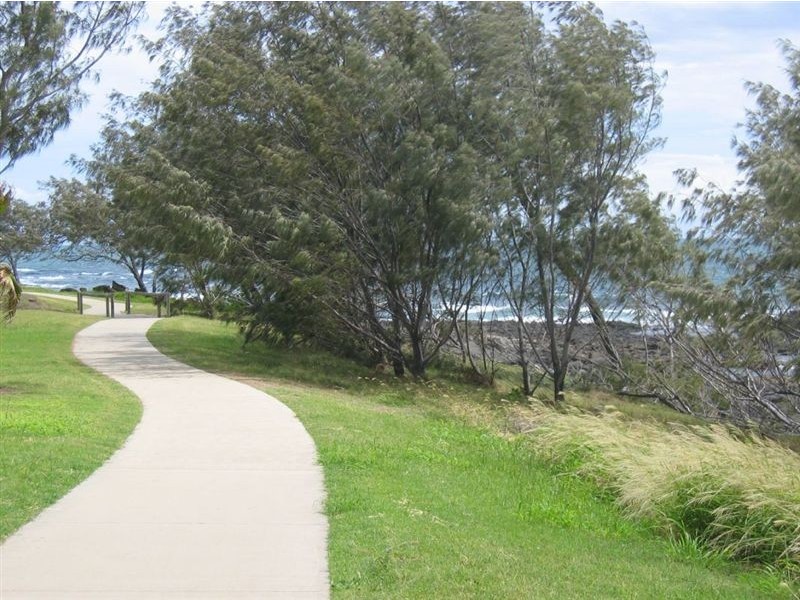 157 Rowlands, Burnett Heads QLD 4670