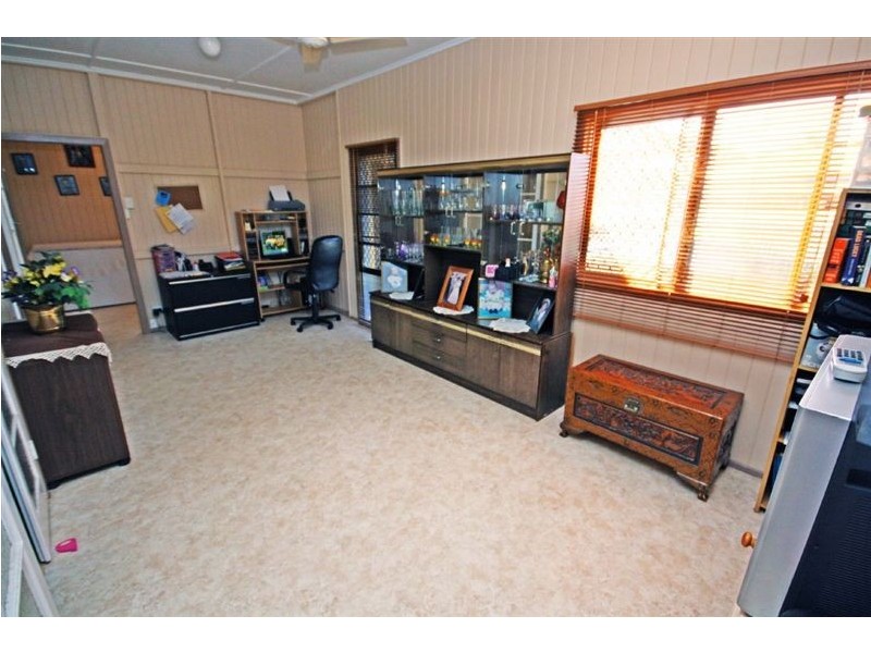 11 Dunn Rd, Avenell Heights QLD 4670