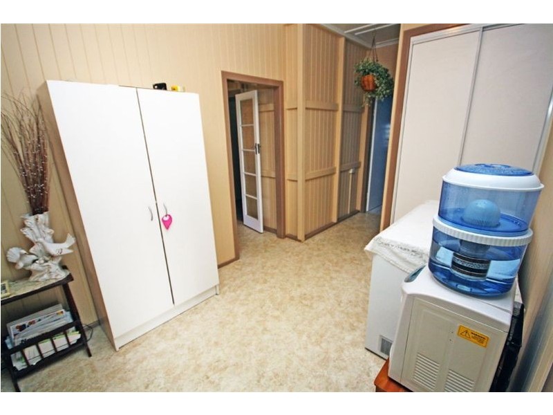 11 Dunn Rd, Avenell Heights QLD 4670