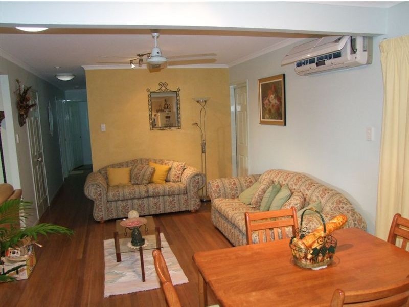 21 Maughan St, Thabeban QLD 4670