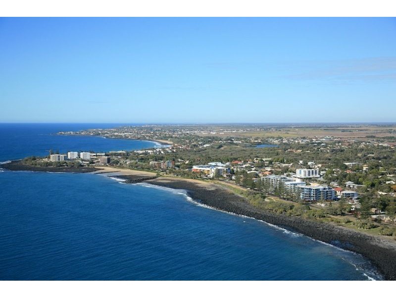 8 Holland St, Bargara QLD 4670