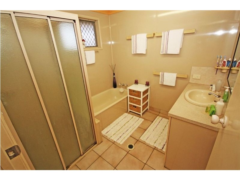 15 Somers Street, Kepnock QLD 4670