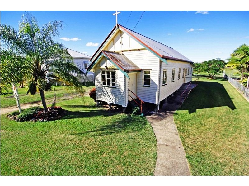 18 Hinkler Ave, Bundaberg North QLD 4670