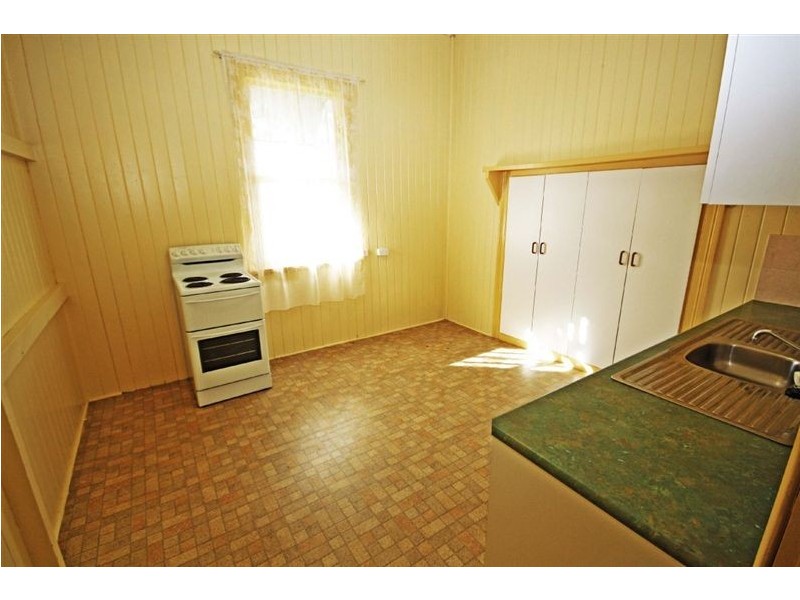 20 Hinkler Ave, Bundaberg North QLD 4670