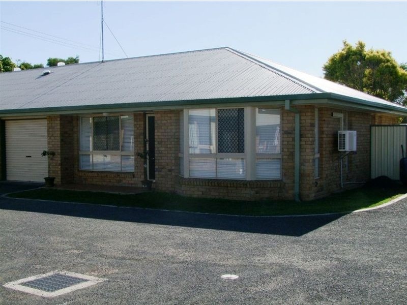 2/236 Barolin St, Avenell Heights QLD 4670