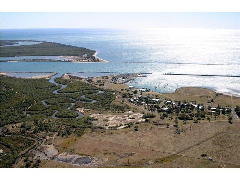 2 Burnett Heads Road, Burnett Heads QLD 4670