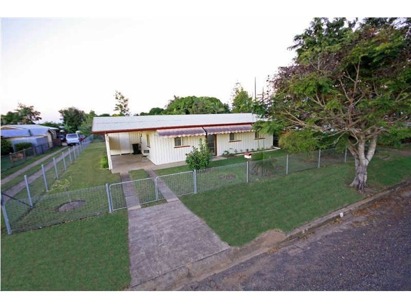6 Gibson St, Avenell Heights QLD 4670