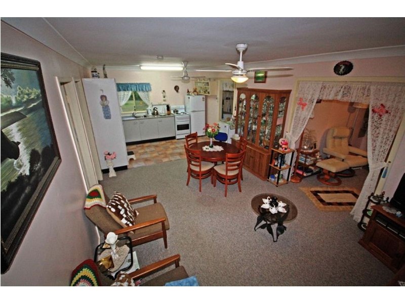 6 Gibson St, Avenell Heights QLD 4670