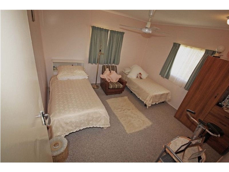 6 Gibson St, Avenell Heights QLD 4670