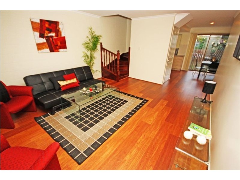 4/1 normanby square, Bundaberg South QLD 4670