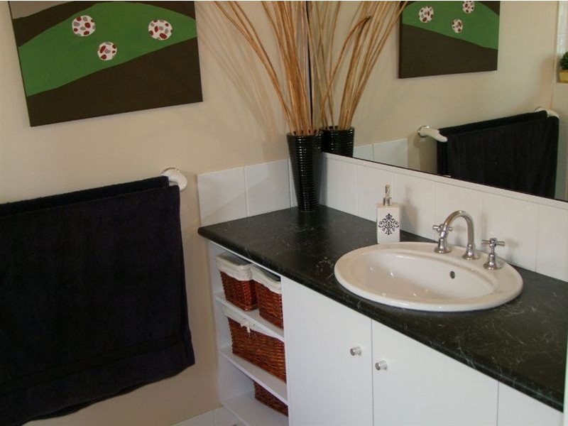 6 The Strand East, Thabeban QLD 4670
