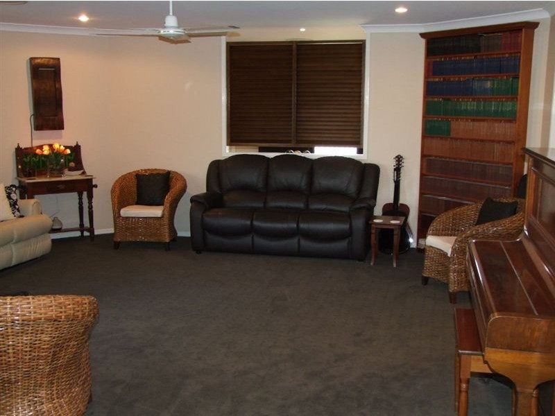 6 The Strand East, Thabeban QLD 4670