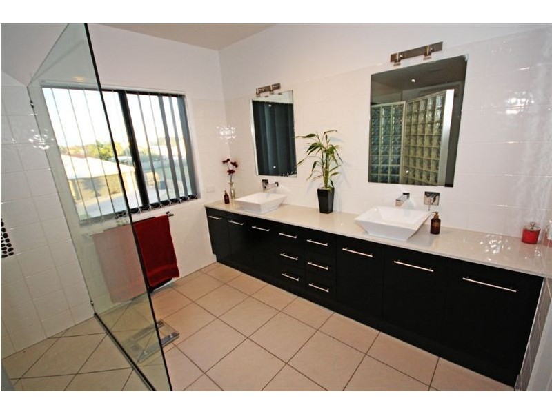 2 Andrew Close, Bargara QLD 4670