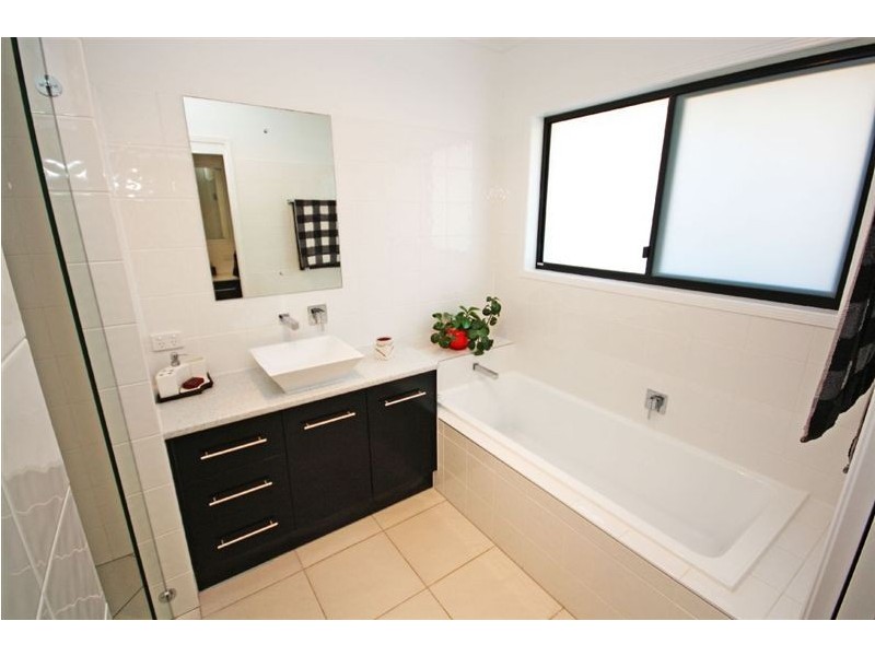2 Andrew Close, Bargara QLD 4670