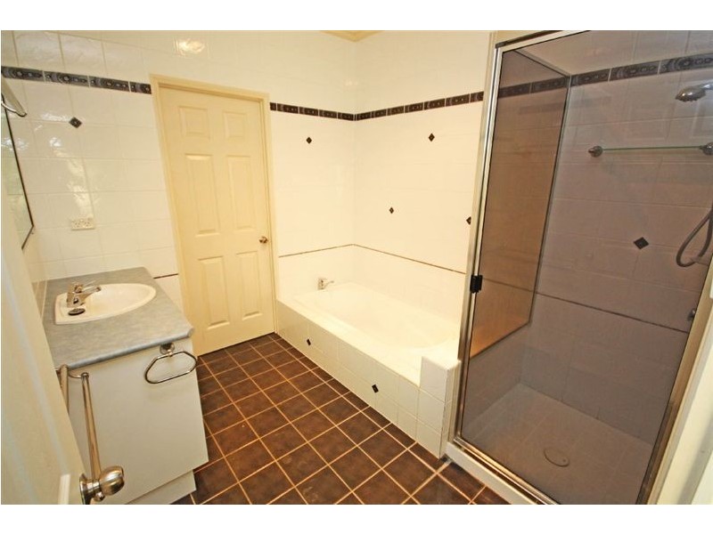 17 Dunn, Avenell Heights QLD 4670