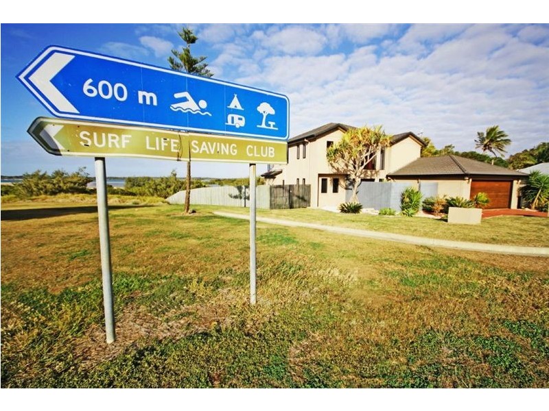 1 Rule Street, Elliott Heads QLD 4670