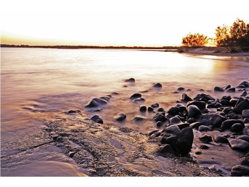 1 Rule Street, Elliott Heads QLD 4670