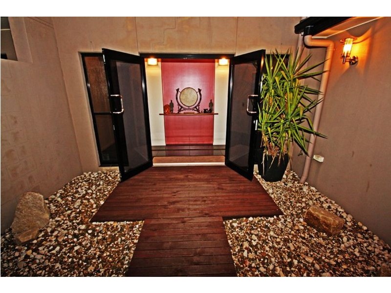 1 Rule Street, Elliott Heads QLD 4670