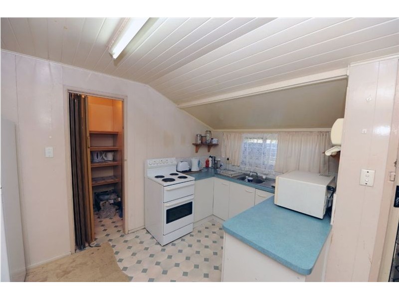 34 Hinkler Avenue, Bundaberg North QLD 4670