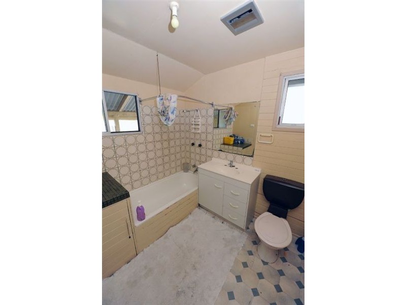 34 Hinkler Avenue, Bundaberg North QLD 4670