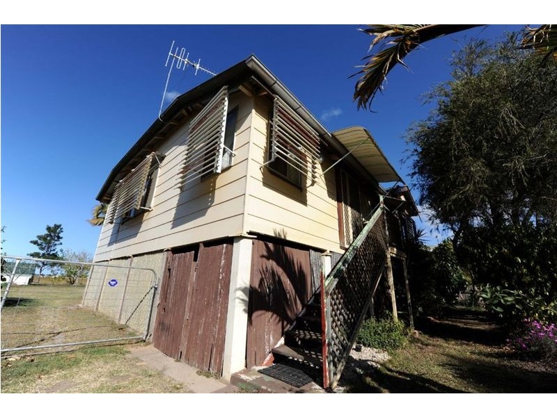 34 Hinkler Avenue, Bundaberg North QLD 4670