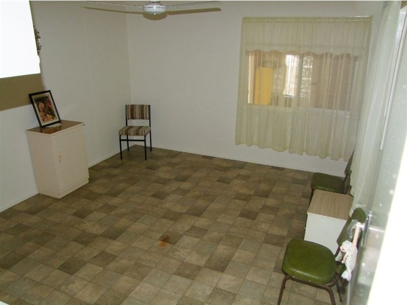 2 Dunn Road, Avenell Heights QLD 4670