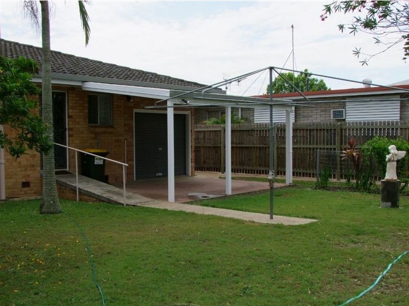 2 Dunn Road, Avenell Heights QLD 4670