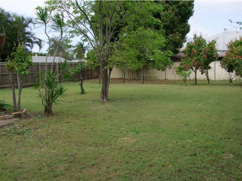 2 Dunn Road, Avenell Heights QLD 4670