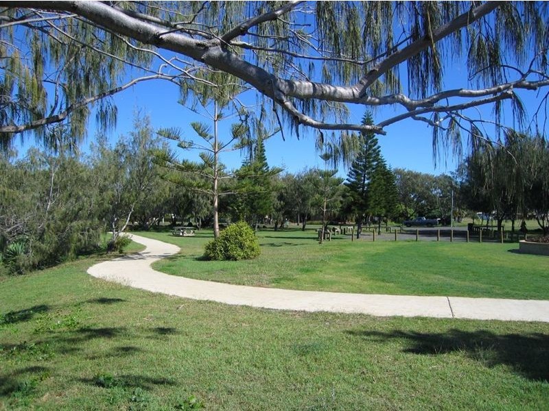 3 Bennett Street, Elliott Heads QLD 4670