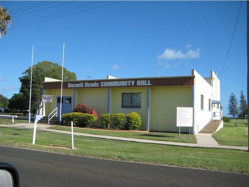 6 Doctor St, Burnett Heads QLD 4670