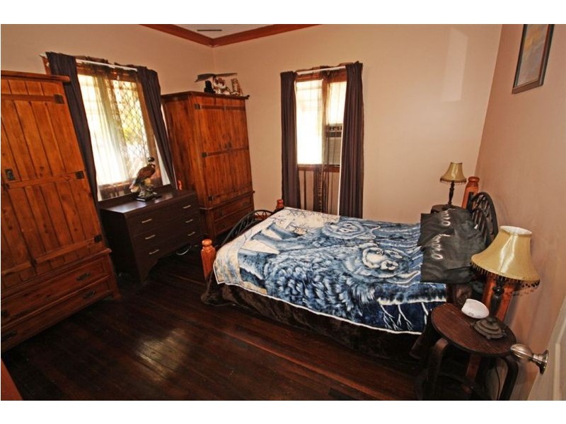 182 Elliott Heads Rd, Avenell Heights QLD 4670
