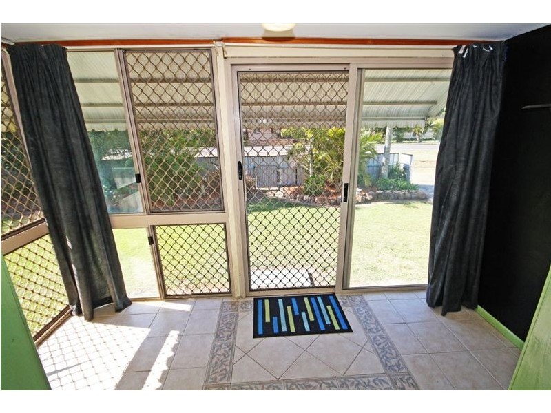 182 Elliott Heads Rd, Avenell Heights QLD 4670