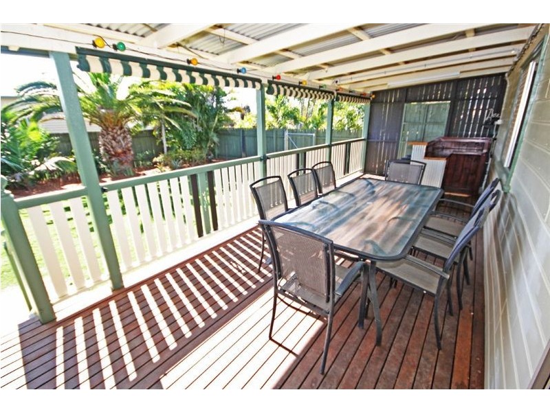182 Elliott Heads Rd, Avenell Heights QLD 4670