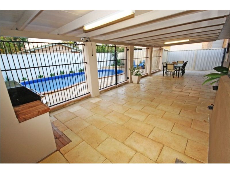 22 Hay Street West, Avenell Heights QLD 4670