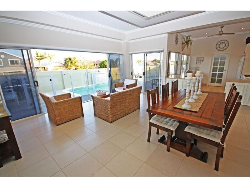12 Searink Crescent, Bargara QLD 4670