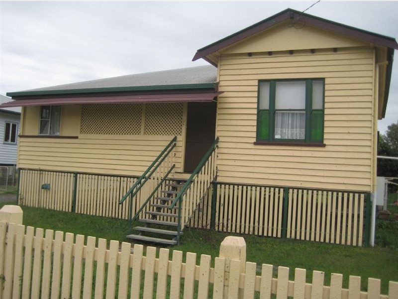 8 Moffatt Street, Burnett Heads QLD 4670