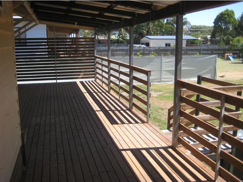 8 Moffatt Street, Burnett Heads QLD 4670