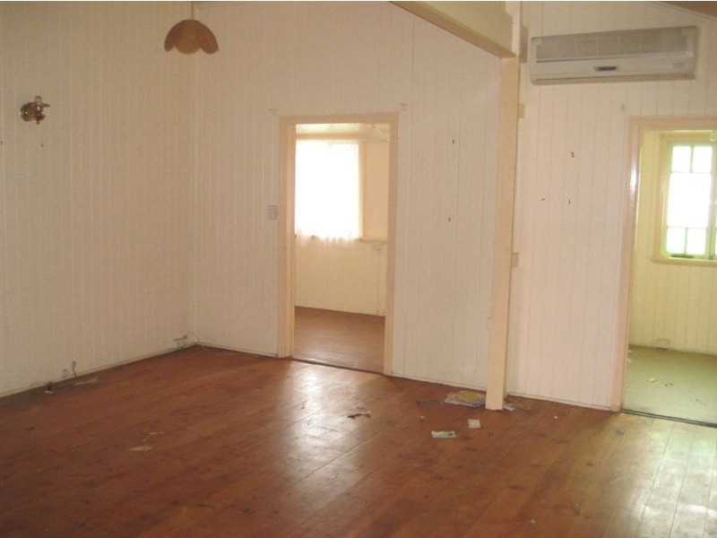 8 Moffatt Street, Burnett Heads QLD 4670