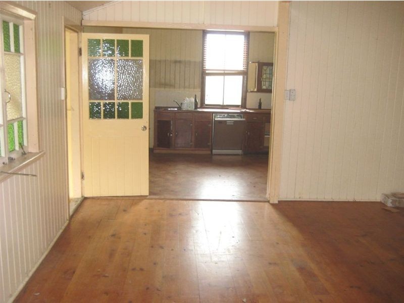 8 Moffatt Street, Burnett Heads QLD 4670