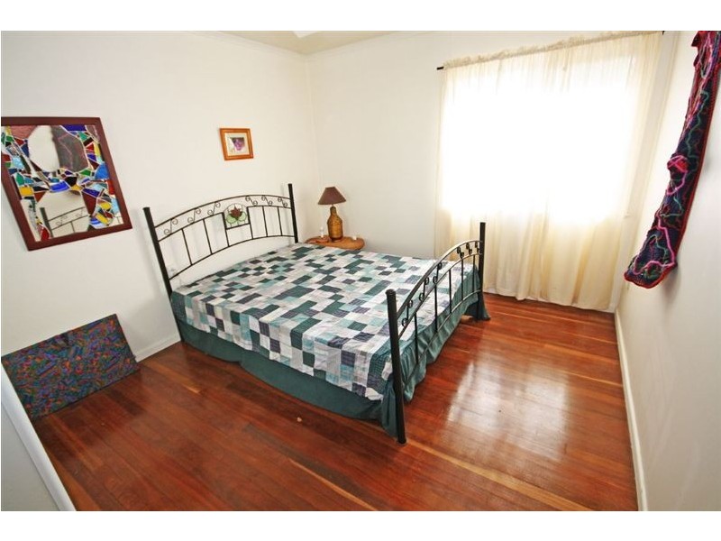 35 Baker Street, Kepnock QLD 4670
