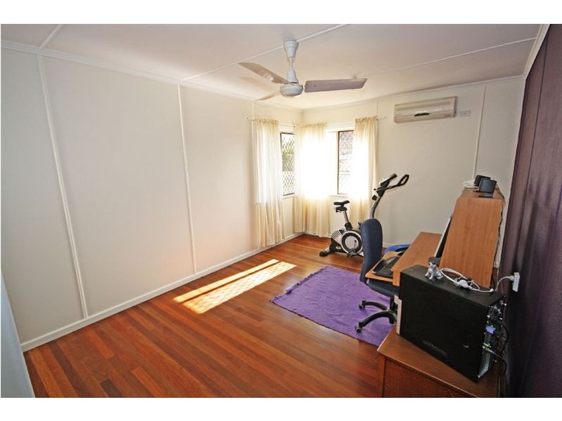 35 Baker Street, Kepnock QLD 4670