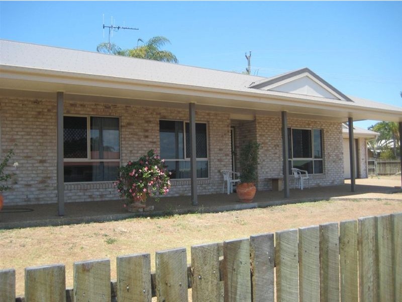 4 Milton st, Burnett Heads QLD 4670