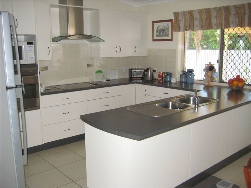 4 Milton st, Burnett Heads QLD 4670